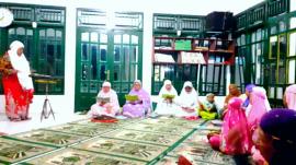 Peringati Maulid Nabi Muhammad SAW, Jamaah Gelar Sholawat