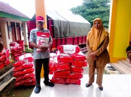 Poktan Karangasem Terima Bantuan Benih Jagung